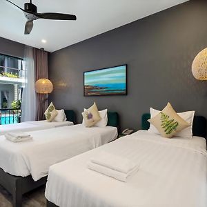 Deluxe Triple Room Pool View